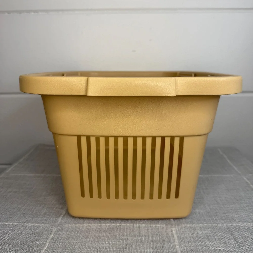 Vintage‎ Rubbermaid 18